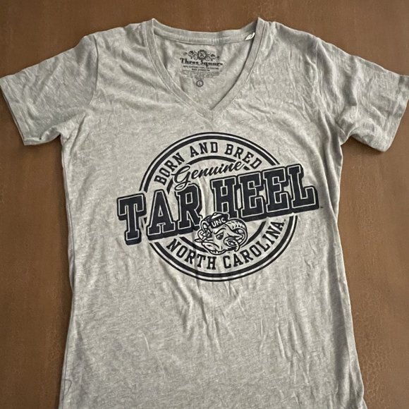 Three Square Tops - Carolina Tar Heels Tshirt - Size Large Lg
